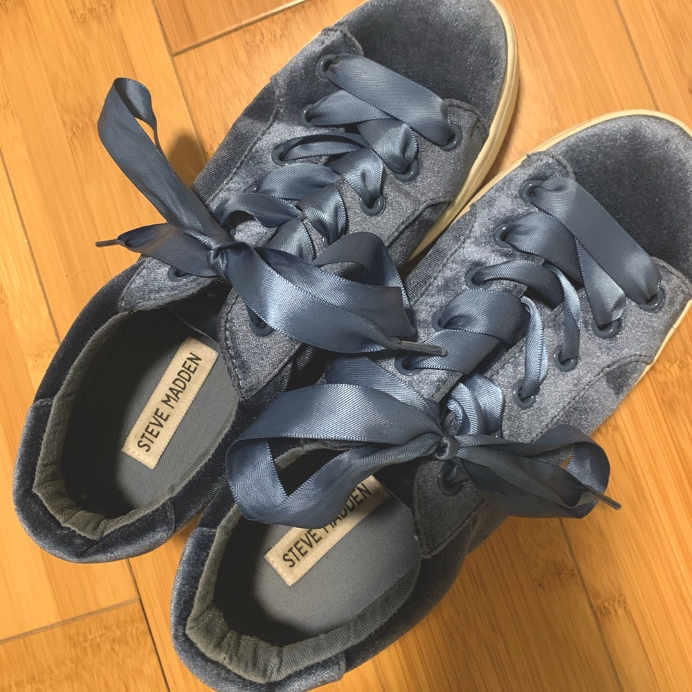 Steve Madden sneakers